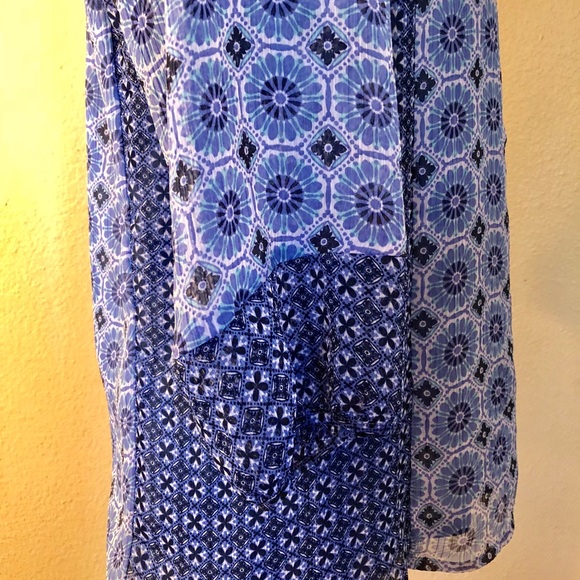 St. John’s Bay petite small tunic blouse - Picture 5 of 7